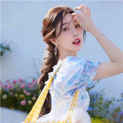 2023最火女性微信头像(24张)