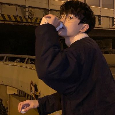 2023年最帅的头像(精选18张)