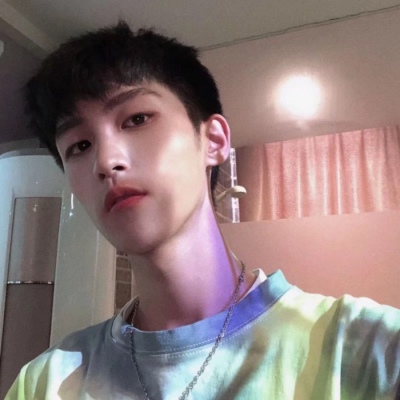 2023最火帅气真人版头像(精选30张)