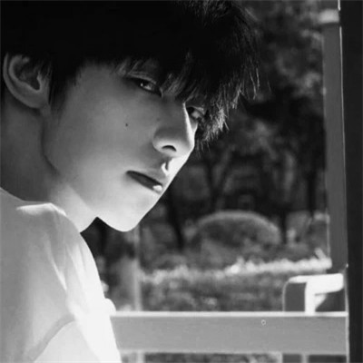 2023最火黑白头像(24张)