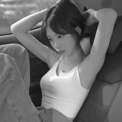 2023最火黑白头像(24张)