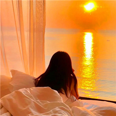 2023最火女学生头像(26张)