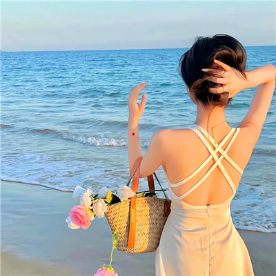 2023最火女学生头像(26张)