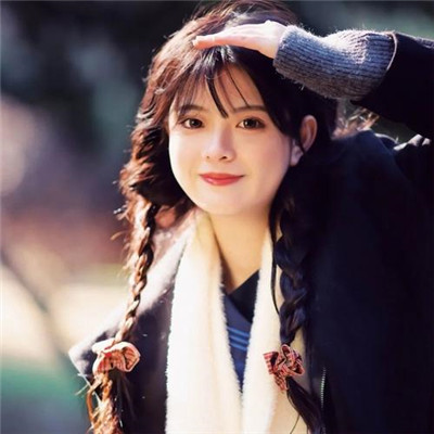 2023最火女学生头像(26张)