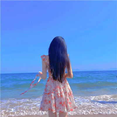 2023最火女学生头像(26张)