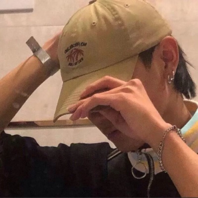 2023最火大叔男生头像(精选24张)