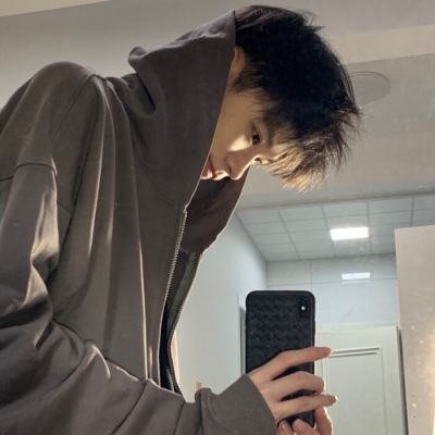 2023最火大叔男生头像(精选24张)