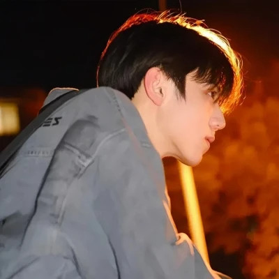 2023年最潮流男头像(精选24张)