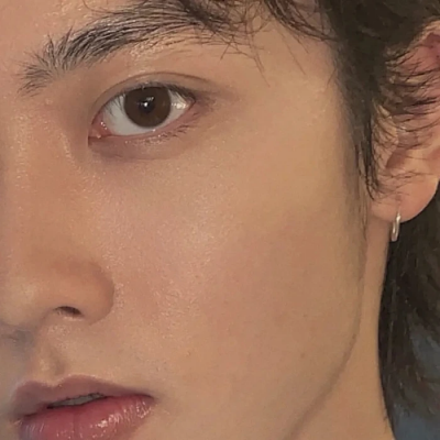 2023高冷最火的头像(精选32张)