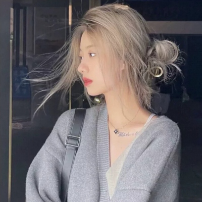 干净又好看的气质头像女(34张)