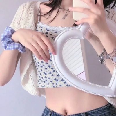 很独特的头像图片女(精选17张)