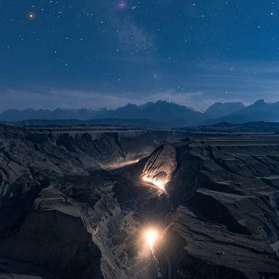 沉稳大气的微信头像图片(精选24张)