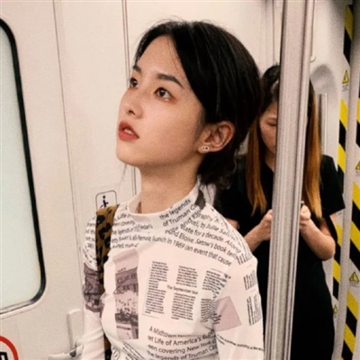 安静又温柔又沉稳的女生头像(精选24张)