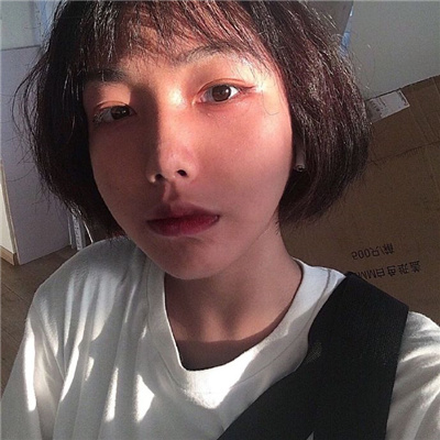 一看就让人心疼的女生头像(精选22张)