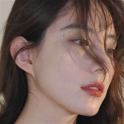 一看就让人心疼的女生头像(精选22张)