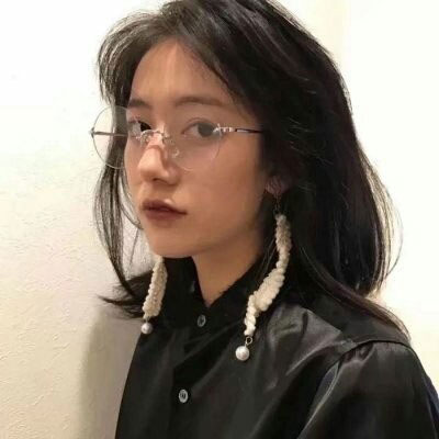 丧到极致的女生头像图片(精选22张)