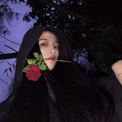 丧到极致的女生头像图片(精选22张)