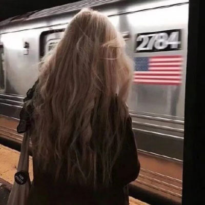 让人心碎到哭的头像女背影(精选30张)