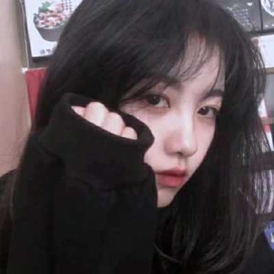 2023最火的伤感女头像(18张)