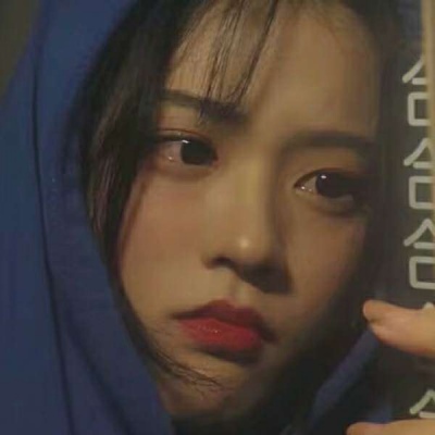 2023最火的伤感女头像(18张)