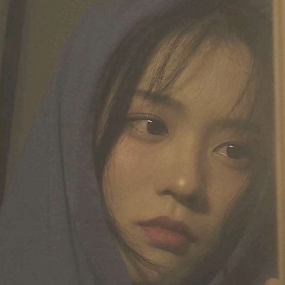 2023最火的伤感女头像(18张)