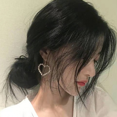 2023最火的伤感女头像(18张)