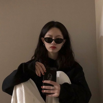 女生沉稳大气头像(22张)