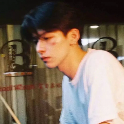 很酷很帅的男生头像真人(32张)