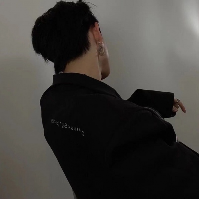 很酷很帅的男生头像真人(32张)