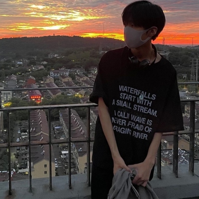 很酷很帅的男生头像真人(32张)