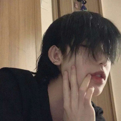 2023网红男头像(精选24张)