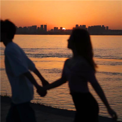 微信头像真人情侣2023最火图片(26张)