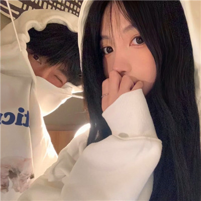 微信头像真人情侣2023最火图片(26张)