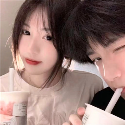 微信头像真人情侣2023最火图片(26张)