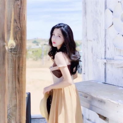 高清成熟气质女人的头像图片(24张)