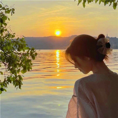 2023最新潮流女生头像(精选24张)