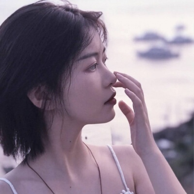 优质女头ins2023新款高清图片(精选24张)