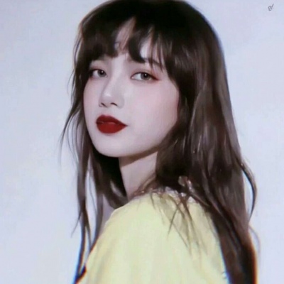 优质女头ins2023新款高清图片(精选24张)