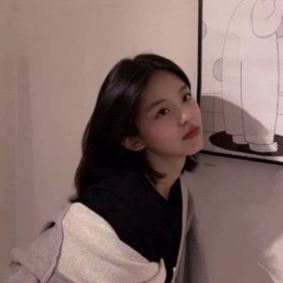 优质女头ins2023新款高清图片(精选24张)