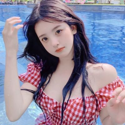 优质女头ins2023新款高清图片(精选24张)