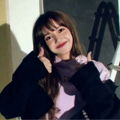 优质女头ins2023新款高清图片(精选24张)