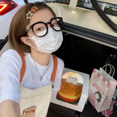 优质女头ins2023新款高清图片(精选24张)