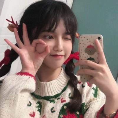 2023年最火挡脸女生头像图片(22张)