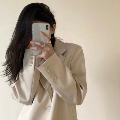 2023年最火挡脸女生头像图片(22张)