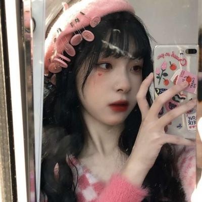 2023年最火挡脸女生头像图片(22张)