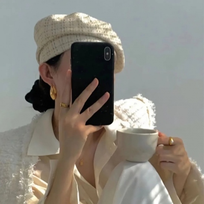 2023年最火挡脸女生头像图片(22张)