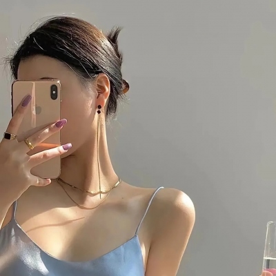 2023年最火挡脸女生头像图片(22张)