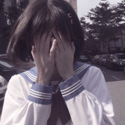 高清伤心流泪的女生头像图片(18张)