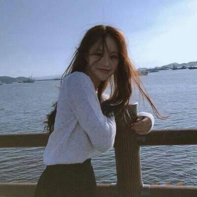 蓝色系清新文艺高清女头图片(21张)