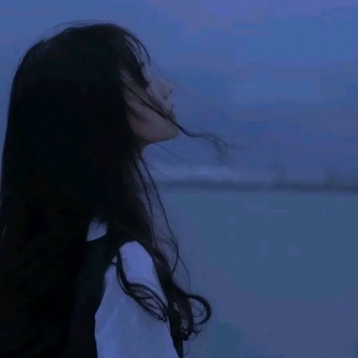 蓝色系清新文艺高清女头图片(21张)